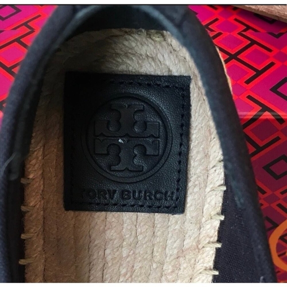 TORY BURCH Ines Embellished Logo Espadrille Flats Navy Canvas Size 5.5 NIB - Picture 9 of 11